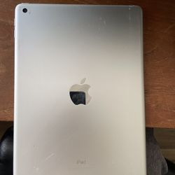 iPad 6th Gen 128 gb 