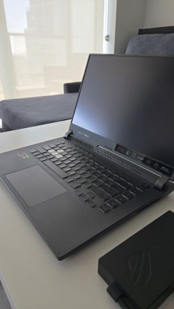 ASUS ROG Strix G15 Gaming Laptop - Ryzen 7 / RTX 3050 / 16GB / 1TB