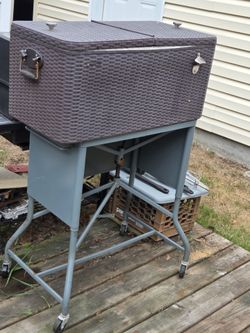 Cooler on wheels