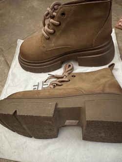Ladies boots