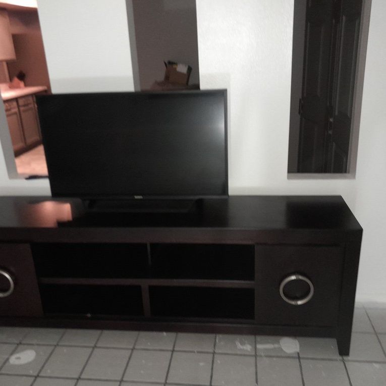 Very Good Quality TV Stand