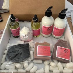 NEW SkyBox Kinks & Kisses Skincare Body Lotion soap set