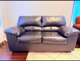 Black Loveseat – Must Go ASAP!