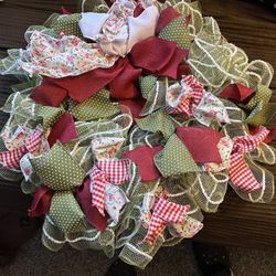 Christmas holiday wreath approx 24”