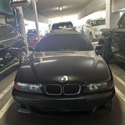 2000 BMW 528i