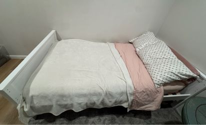 Small twin bed