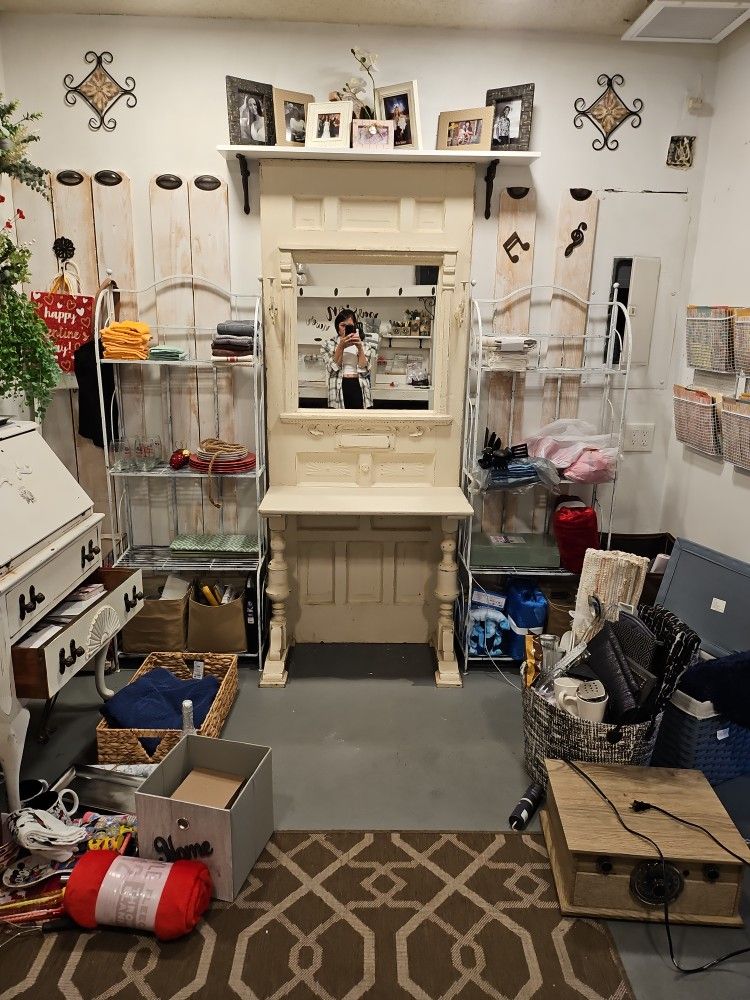 Nice Mirror table Wall Unit