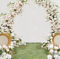 6.5-foot golden metal crescent moon wedding arch just one piece