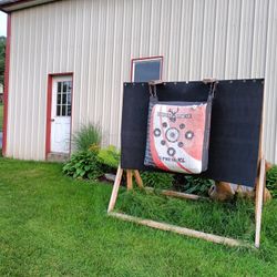 Archery Target With Backstop