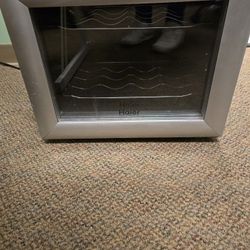 HAIER MINI FRIDGE 16H, 21D AND 18W