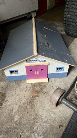 Breyer Farm Barn 