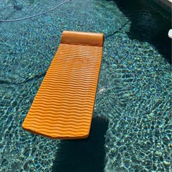 Frontgate Resort Collection™ Pool Float.
