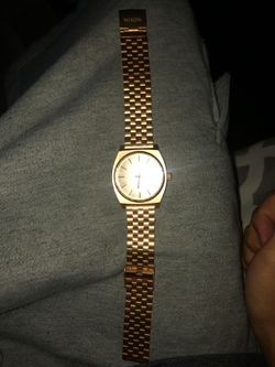 Rose gold nixion watch