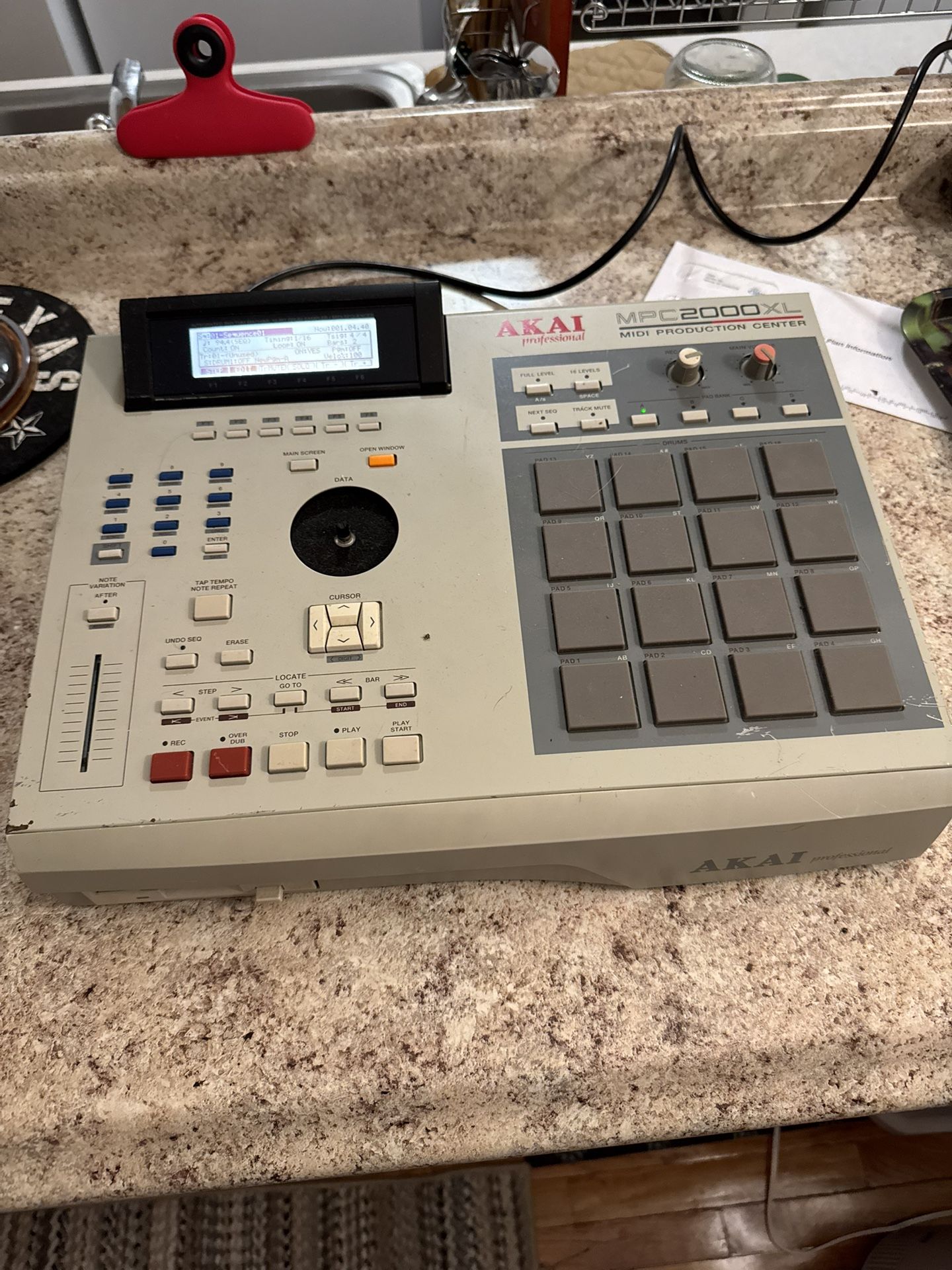 Akai Mpc 2000XL
