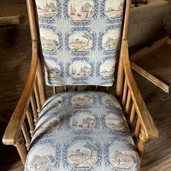 Vintage Rocking Chair 