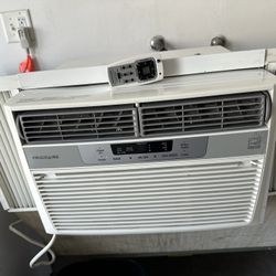 Ac Units 8000 8000 And 6000 Btu The Oldest One 