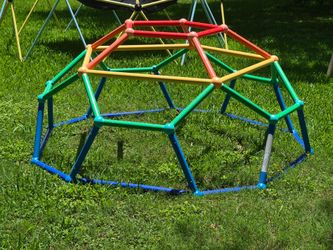 Geometric climbing dome