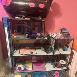 LOL Dollhouse 