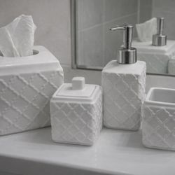 White Porcelain Bathroom Set (5-Piece) + Trash Can 🛁
