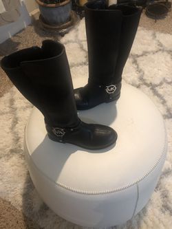 Michael kors girls boots size 1 ( tall ones)