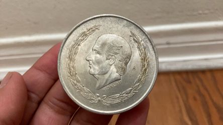 1951 Cinco pesos silver coin