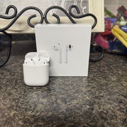 AirPods (Best Offer Takes It)