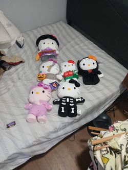 Hello Kitty Greeters 