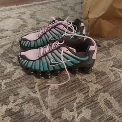 Brand New Nike Shoes For Women