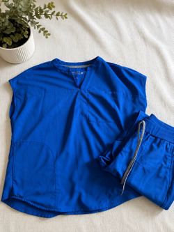Fabletics, Royal Blue scrub set