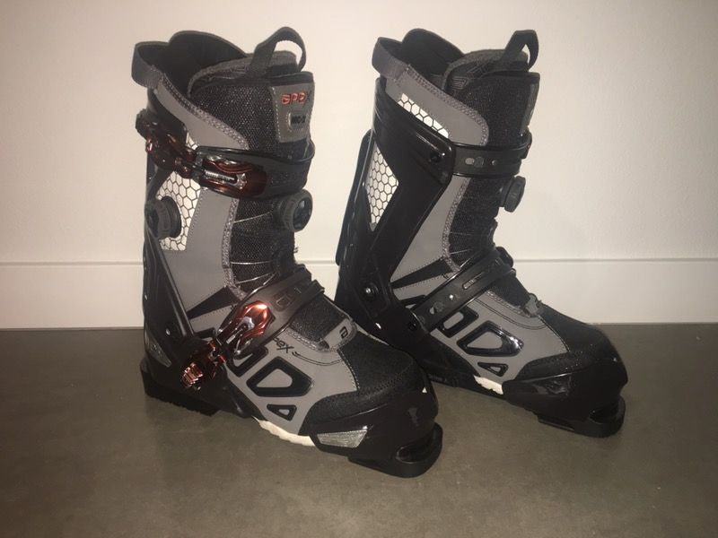 Apex MC2 Men's Ski Boot Size 28