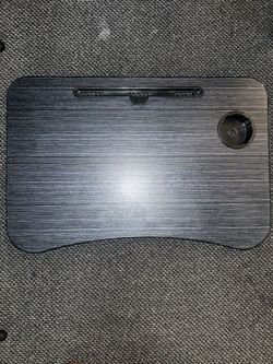 Foldable desk/table