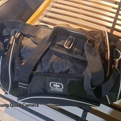 BRAND NEW OGIO Large Duffle Bag 