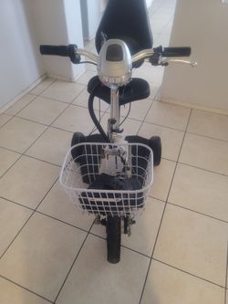 3.Wheels scooter