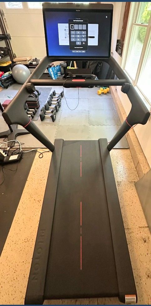 Peloton Tread