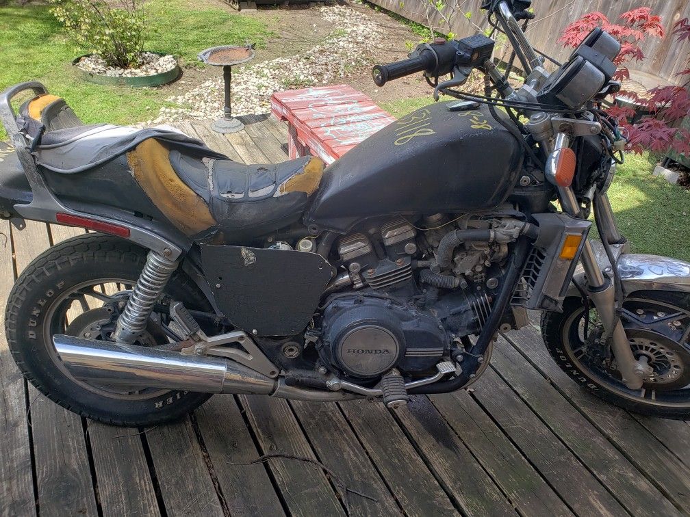 Magna 2024 750 bobber