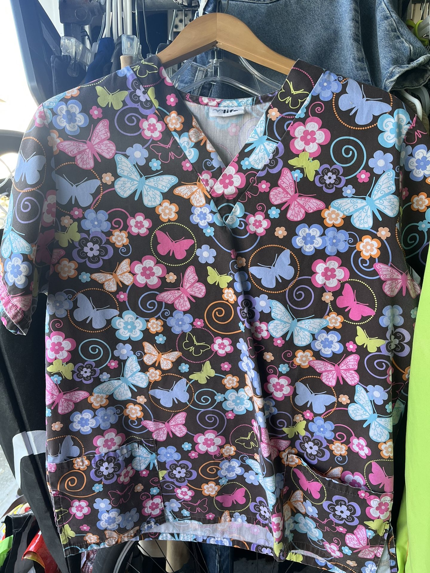 Scrubs 2 Shirts Size Large & 2X Pants