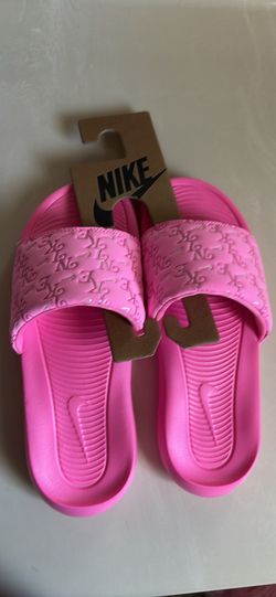 Brand new Nike slides size 7 women’s