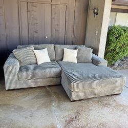Comfy Sectional ( Delivery Available )