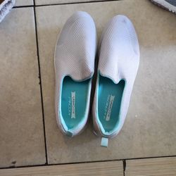 Sketchers Shoes