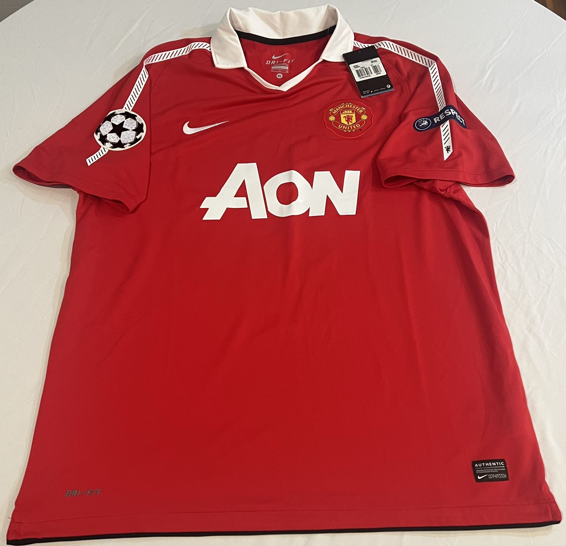 Football kit release: Nike Manchester United Away 2011/12 – SportLocker, image size:1920x1850