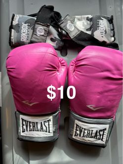 Everlast 12 oz Boxing Gloves + Hand Wraps