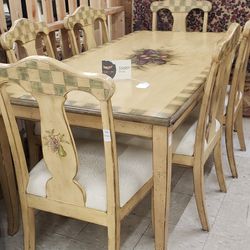 Kitchen Dinning room table And Chairs Bought Used.  Stored. Never Used