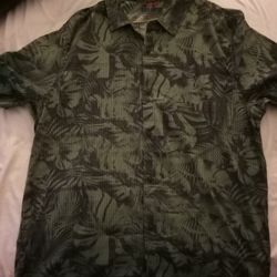 Barely Used Roark Revival Tropical Button-Up Shirt (Men's Large)