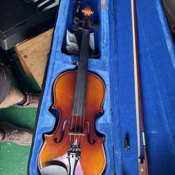 Violin . Great Condition . Could Not Find A Name On It