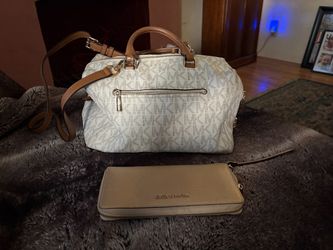 Micheal Kors purse and wallet.