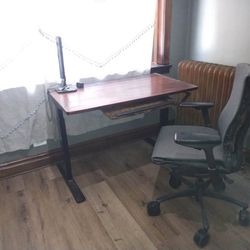 VIVO Manual Crank Desk Base, Custom Wood Top w/ Keyboard Tray, and TaoTronics 14W LED Desk Lamp