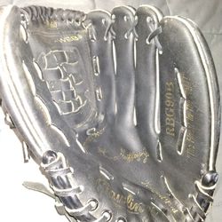 CLASSIC -RAWLLINGS /KEN GRIFFEY JR  / 11 - INCH  BASE BALL GLOVE 
