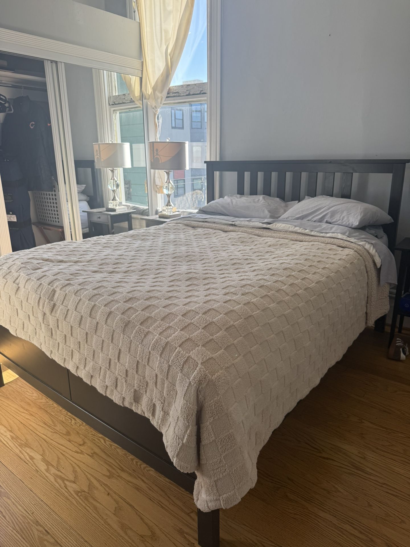 Bed frame + Mattress