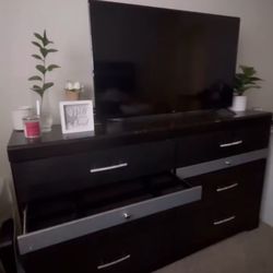 Dresser And Bed frame Set