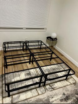 CAL KING Size Platform Metal Bed  Frame FOLDABLE (LIKE NEW) Size:  72” Wide X  84” Long X 14”Height  EXTRA HEAVY DUTY  / DOES NOT NEED BOX SPRING /